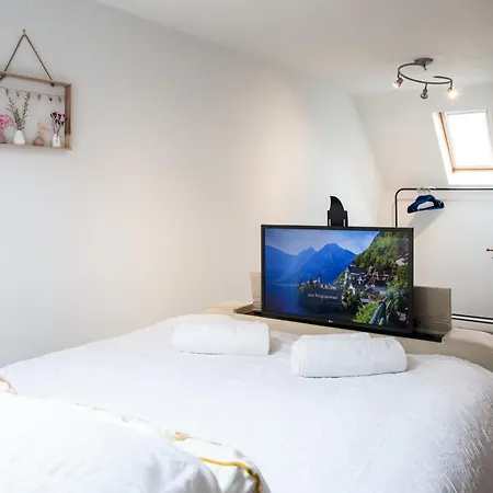 Stylish Quaint Home Hosted By Esongrace Stays In Stoke-On-Trent - Perfect For Families - Contractors - Holiday Makers - Emergency Housing - Professionals Exterior photo