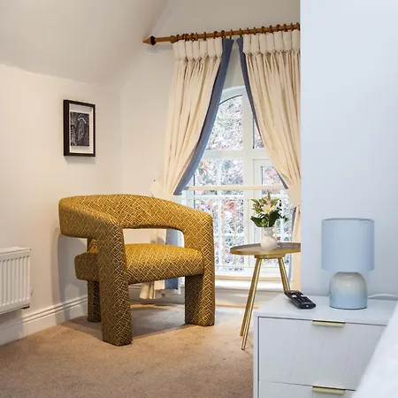 Stylish Quaint Home Hosted By Esongrace Stays In Stoke-On-Trent - Perfect For Families - Contractors - Holiday Makers - Emergency Housing - Professionals Exterior photo