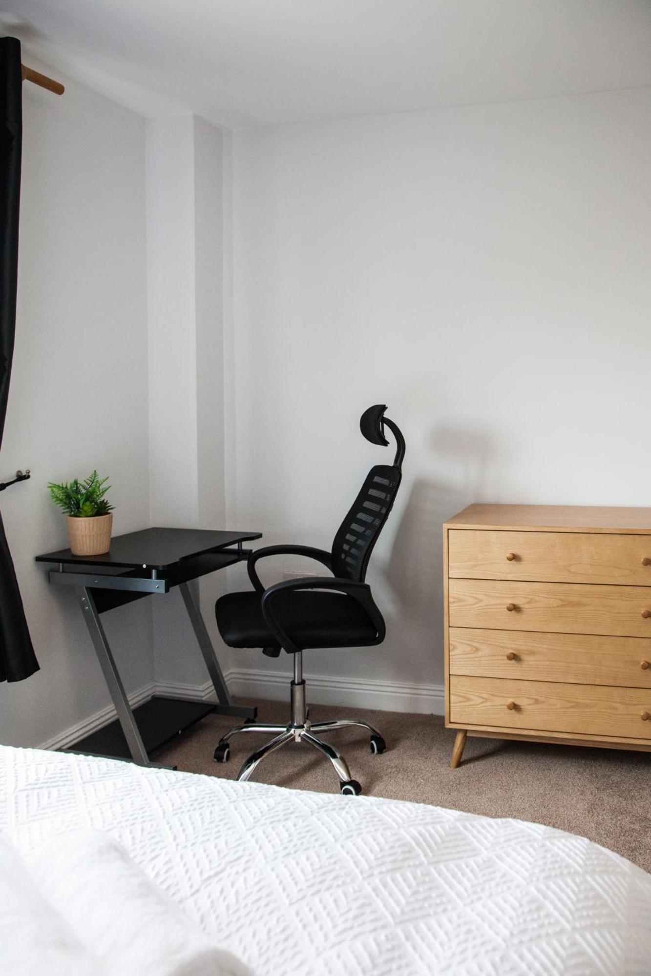 Holiday home Stylish Quaint Hosted By Esongrace In - Perfect For Families - Contractors - Makers - Emergency Housing - Professionals