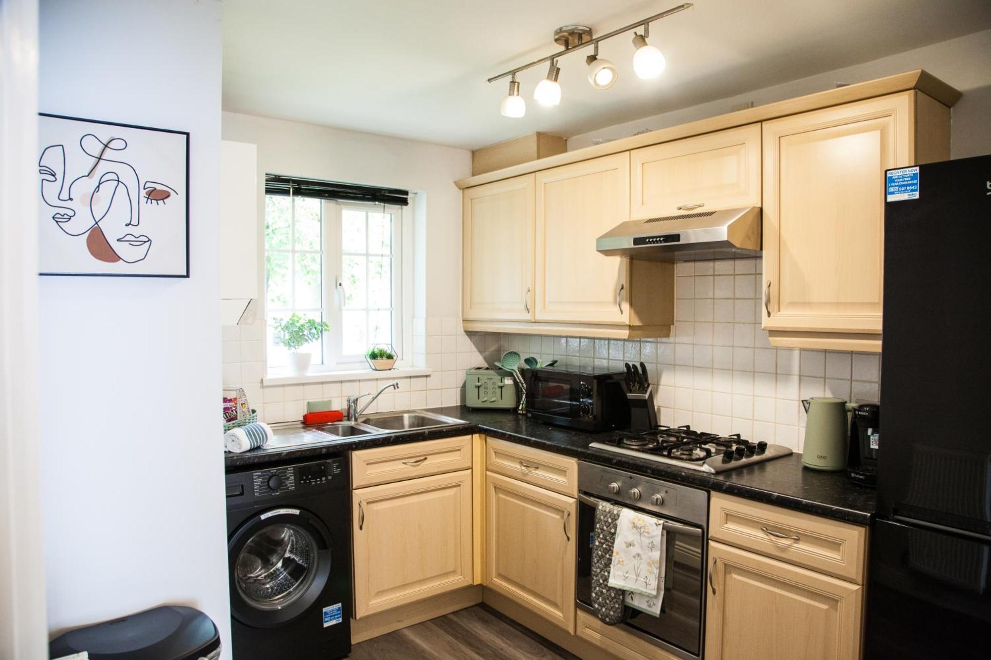 Stylish Quaint Hosted By Esongrace In - Perfect For Families - Contractors - Makers - Emergency Housing - Professionals Holiday home Stoke-on-Trent