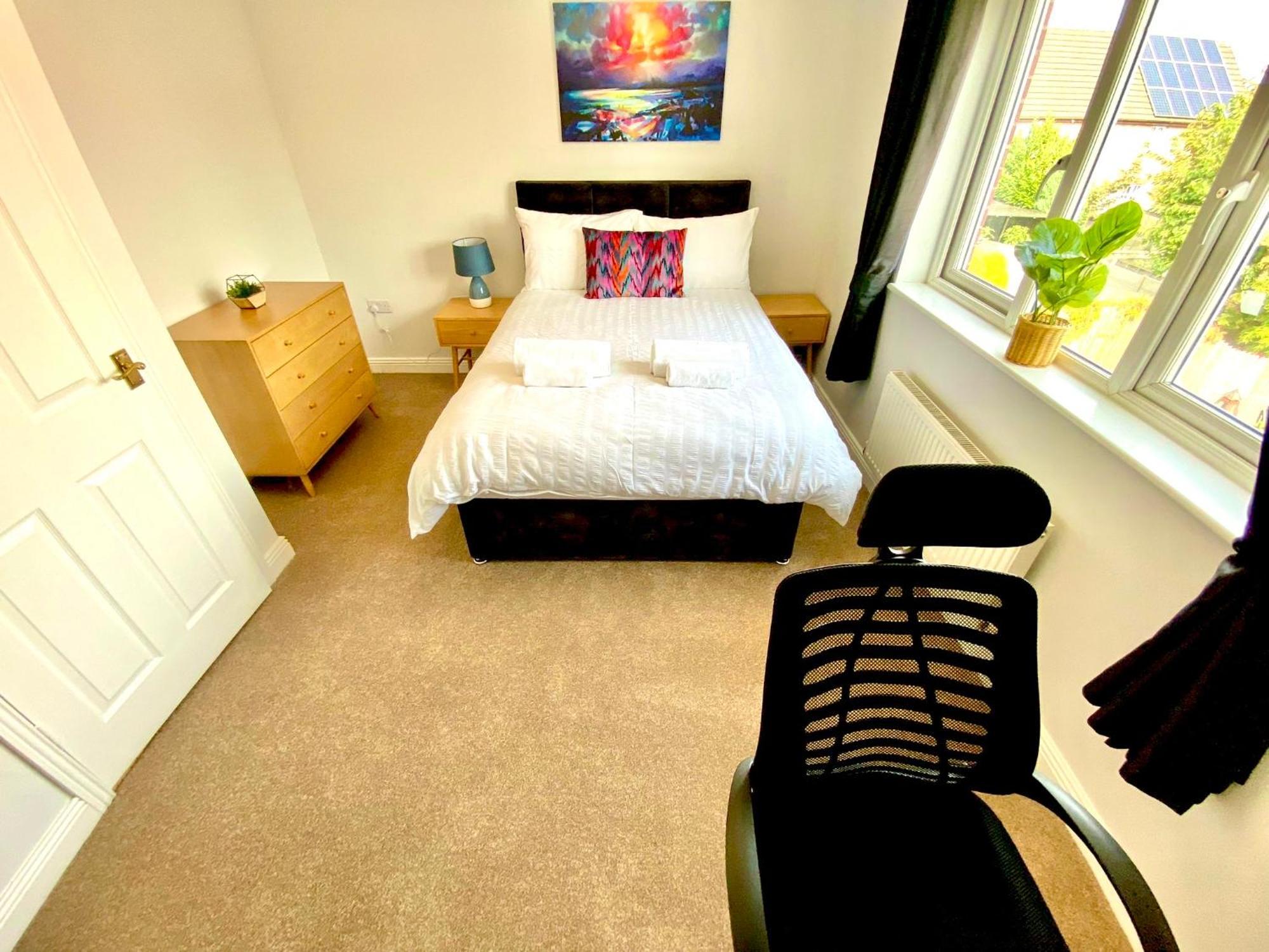 Holiday home Stylish Quaint Hosted By Esongrace In - Perfect For Families - Contractors - Makers - Emergency Housing - Professionals