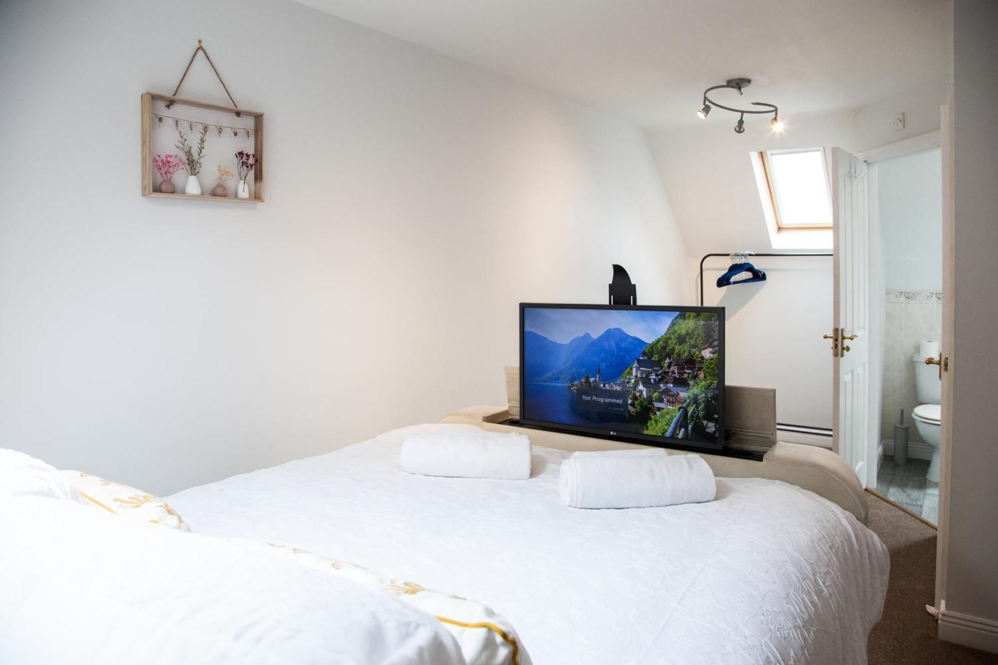 Stylish Quaint Hosted By Esongrace In - Perfect For Families - Contractors - Makers - Emergency Housing - Professionals Holiday home *